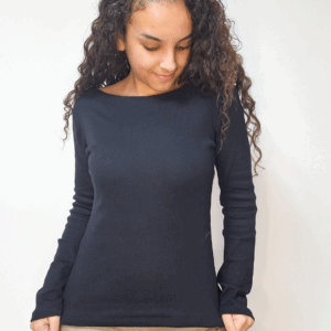 Blusa manga longa decote nas costas cor preta