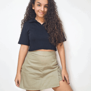 Polo Cropped de Malha Canelada com Gola cor preta